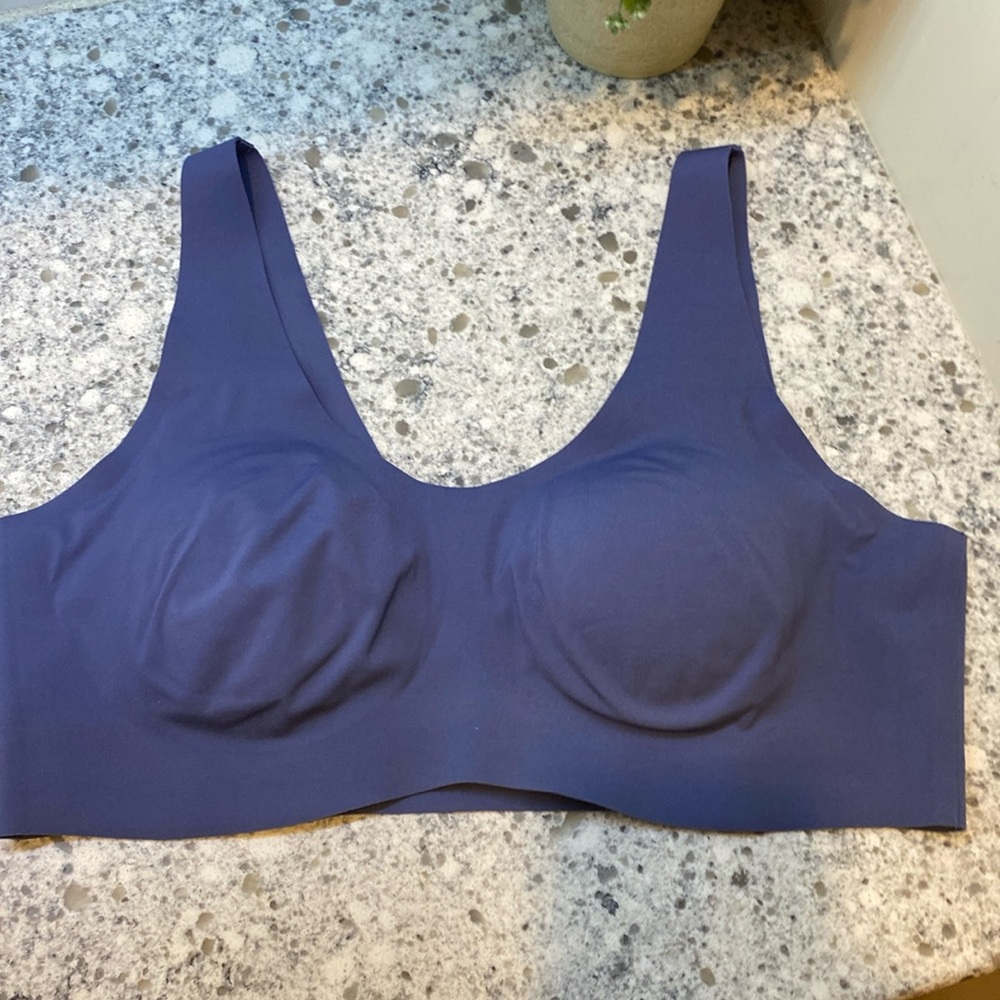 Knix pull over sports bra size XL periwinkle color